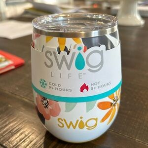 NWT Swig Life floral travel cup